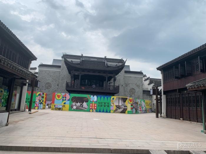 汽车弯道漂移